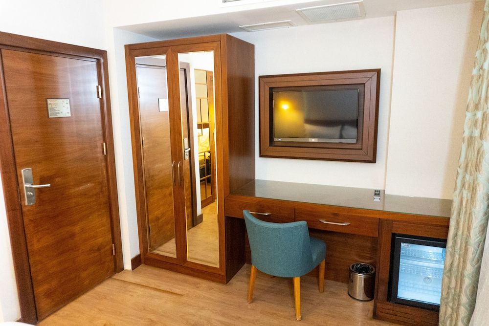 Long Stay İstanbul Hotel Deluxe Double or Twin Room 6