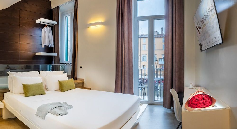 undefined Navona Stay 5