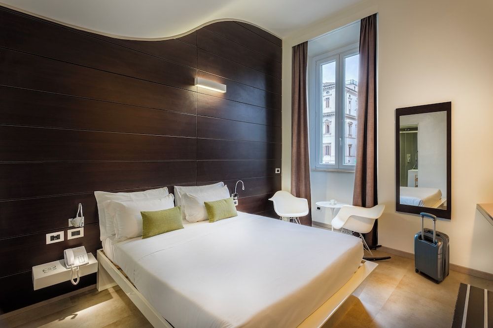 undefined Navona Stay 8