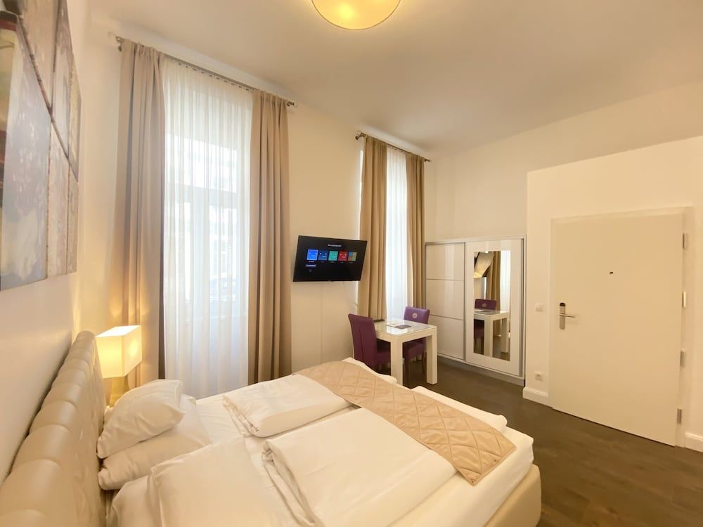 Steiner Residences Vienna Taborstrasse Economy Studio, 1 Queen Bed, Non Smoking, Kitchen 6