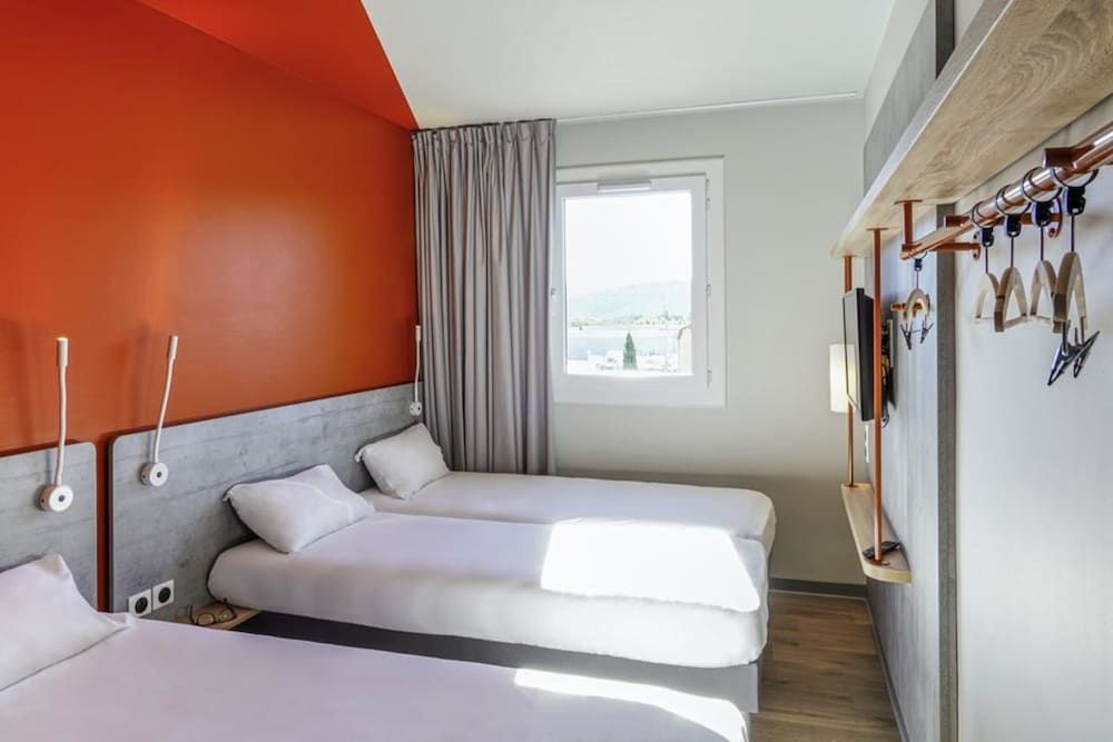Standard Room, 3 Twin Beds (Triple room)