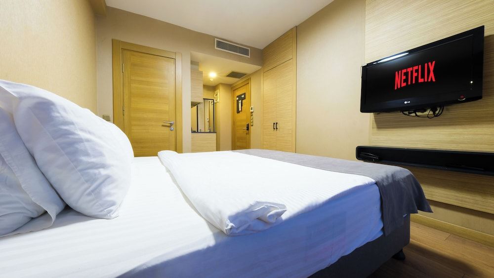 Endless Comfort Hotel Economy Double Room, 1 Queen Bed (Triple Use)