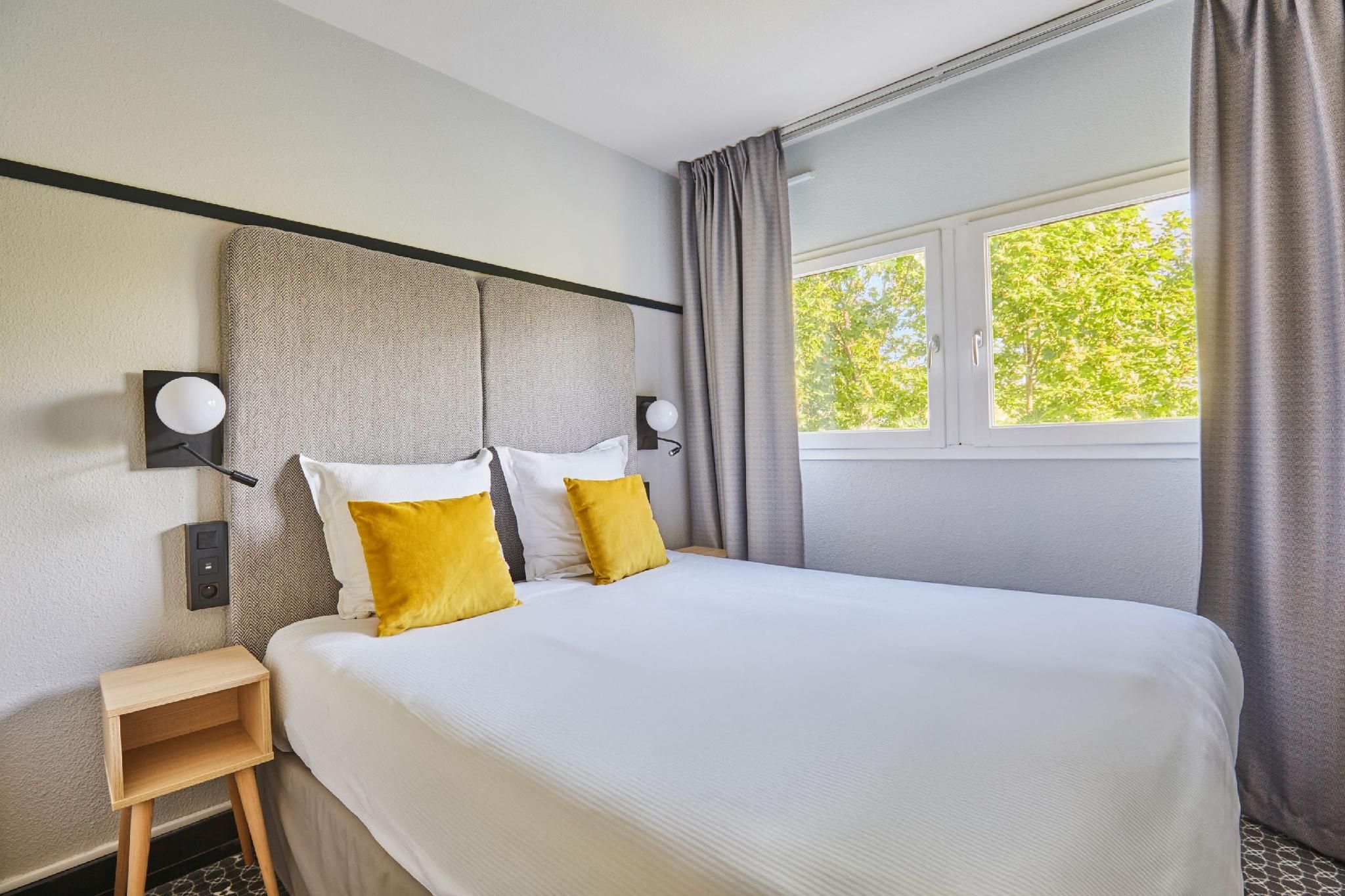 One Bedroom Apartment
