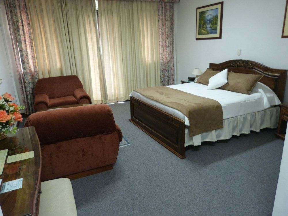 Gran Hotel Pereira Standard Triple Room, 1 Bedroom 4