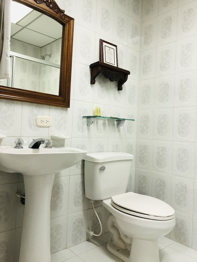 Gran Hotel Pereira Standard Triple Room, 1 Bedroom 8