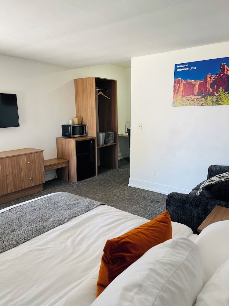 Blue Sage Inn & Suites Studio, 1 Double Bed