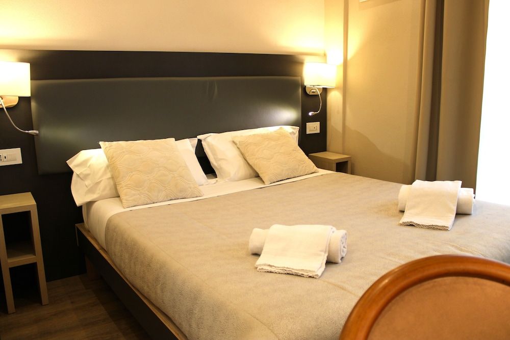 Hotel Victoria Economy Double Room 3