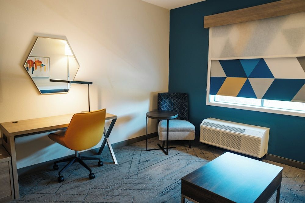 Studio Suite, 1 King Bed with Sofa bed