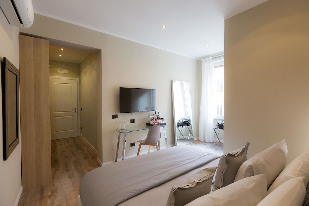 126 Gracchi Suites Standard Double Room 2