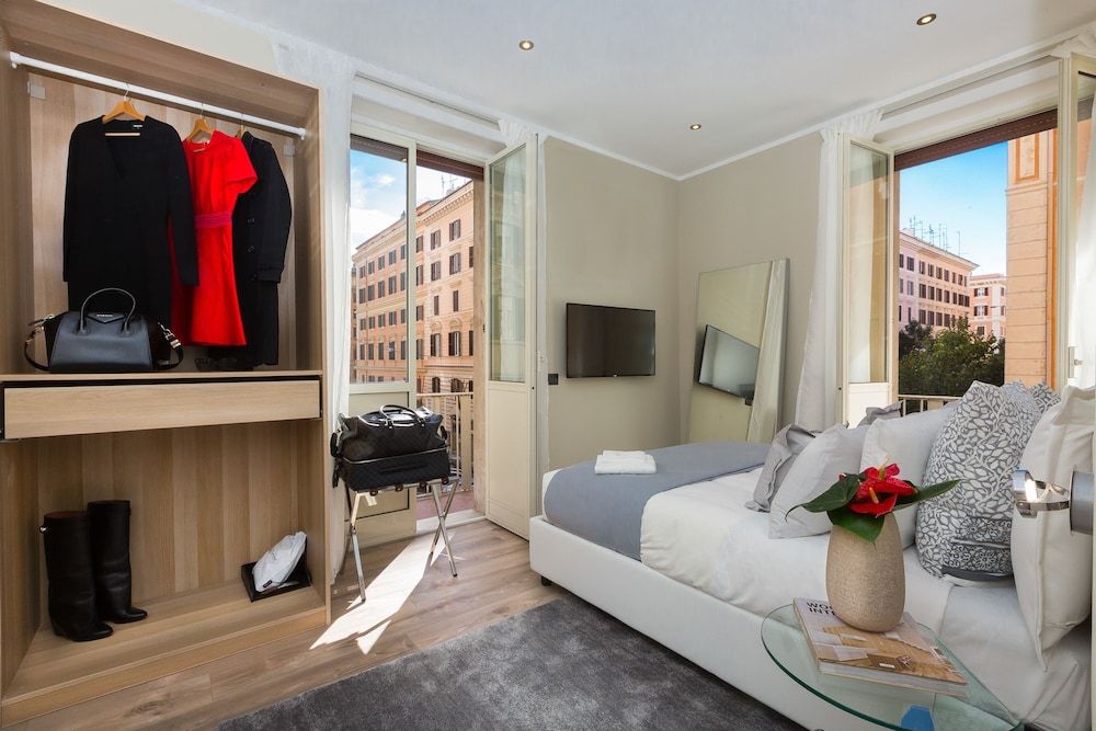 undefined 126 Gracchi Suites 4