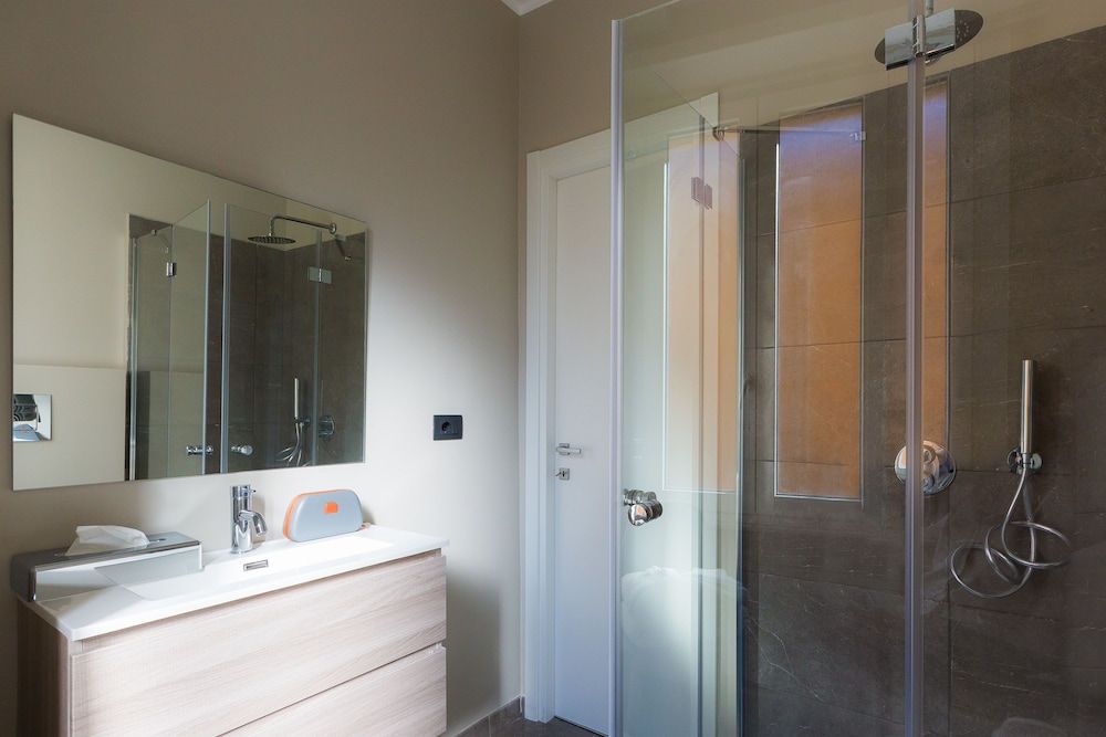 126 Gracchi Suites Double Room, Private Bathroom (Lusso) 15