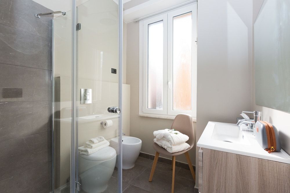 126 Gracchi Suites Double Room, Private Bathroom (Lusso) 14
