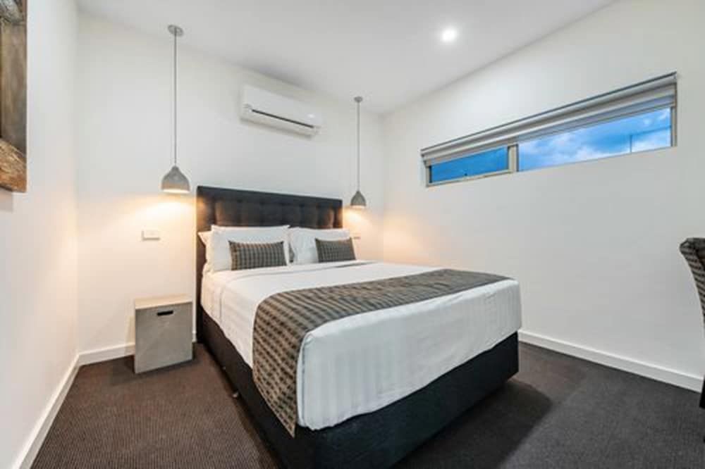 Melbourne Airport Motel Two Bedroom Apartment 2