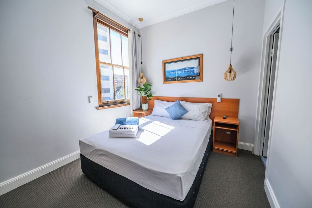 Hurstville Ritz Hotel Family Double Room Ensuite Bathroom 3