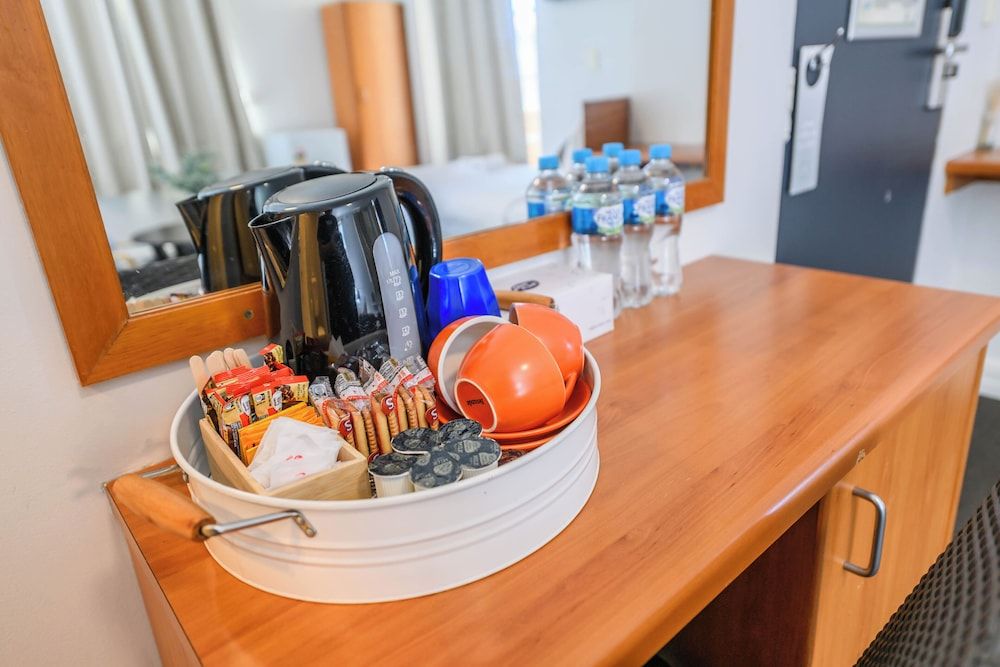 Hurstville Ritz Hotel Triple Room Ensuite Bathroom 5