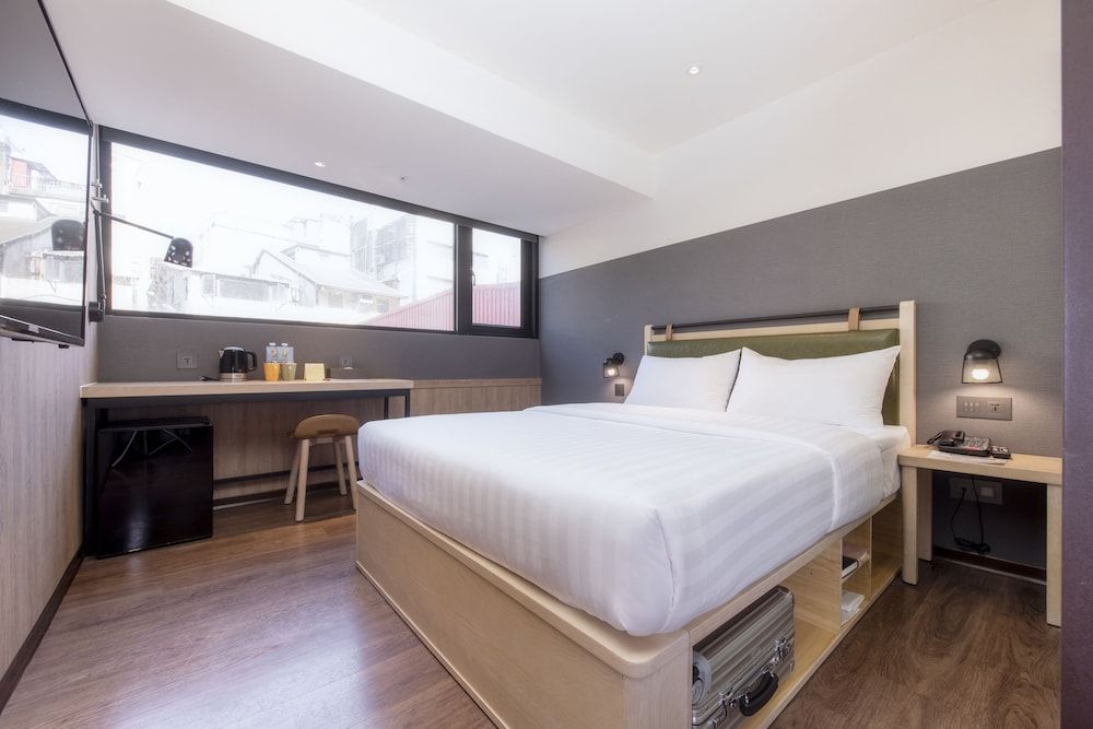 undefined City Suites - Main Station 4