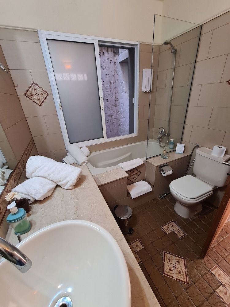 Nova Posada Family Quadruple Room, 2 Bedrooms, Garden Area 8