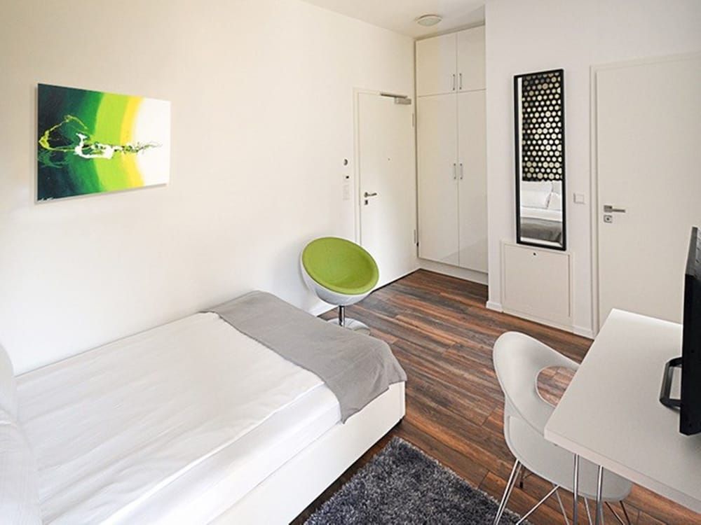 Eco Smart Apartments Erlangen Comfort Studio Apartment with balcony 5