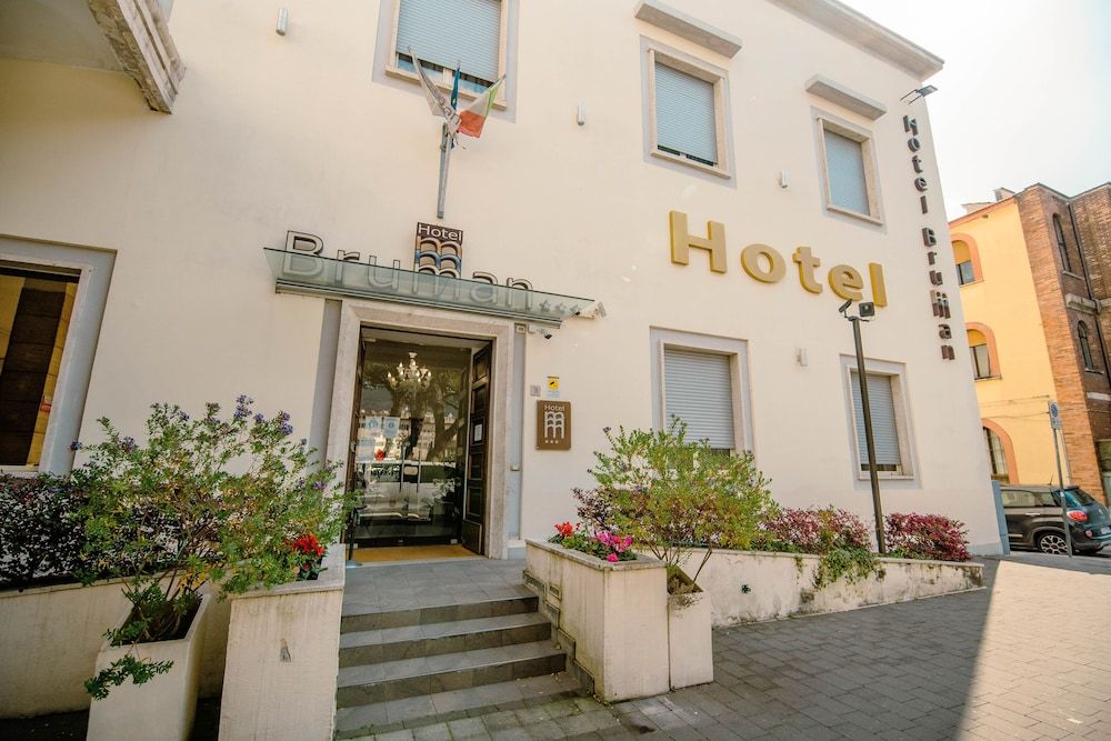 undefined Hotel Bruman Salerno 3