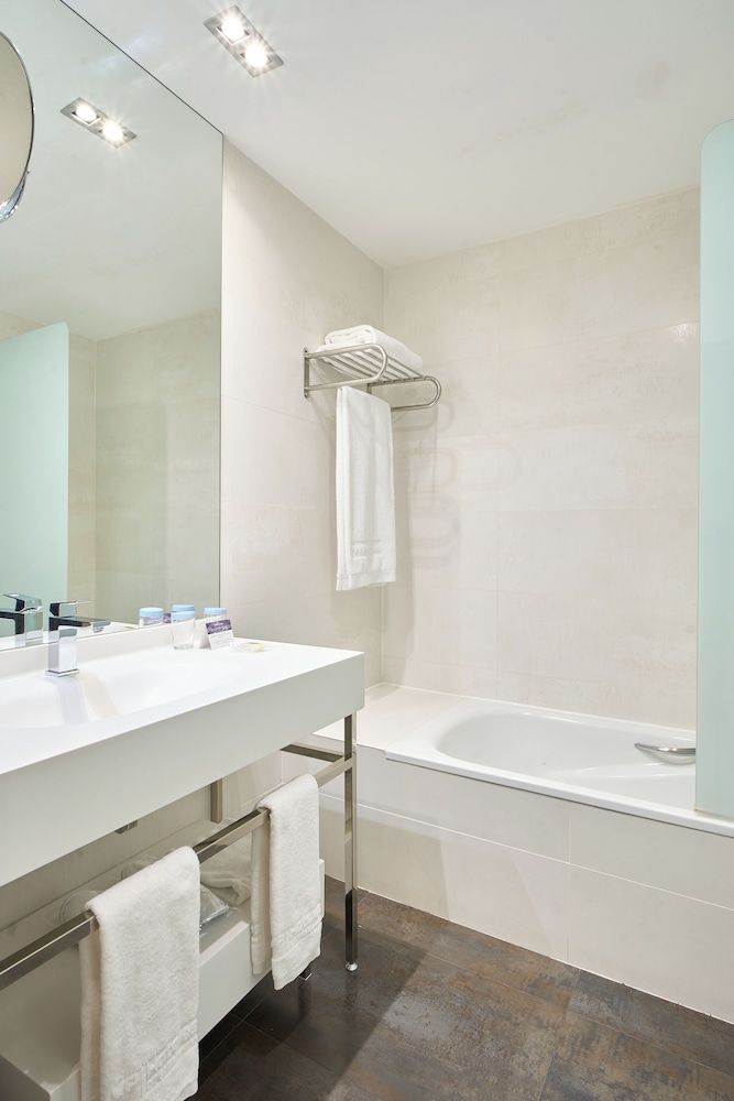 VP Jardín de Recoletos Triple Room 5