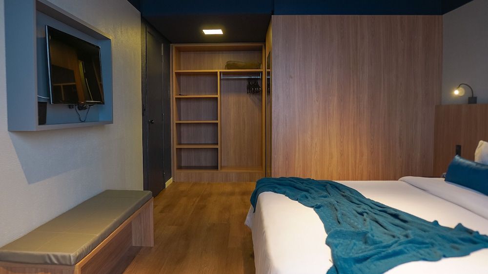 Executive Studio Suite