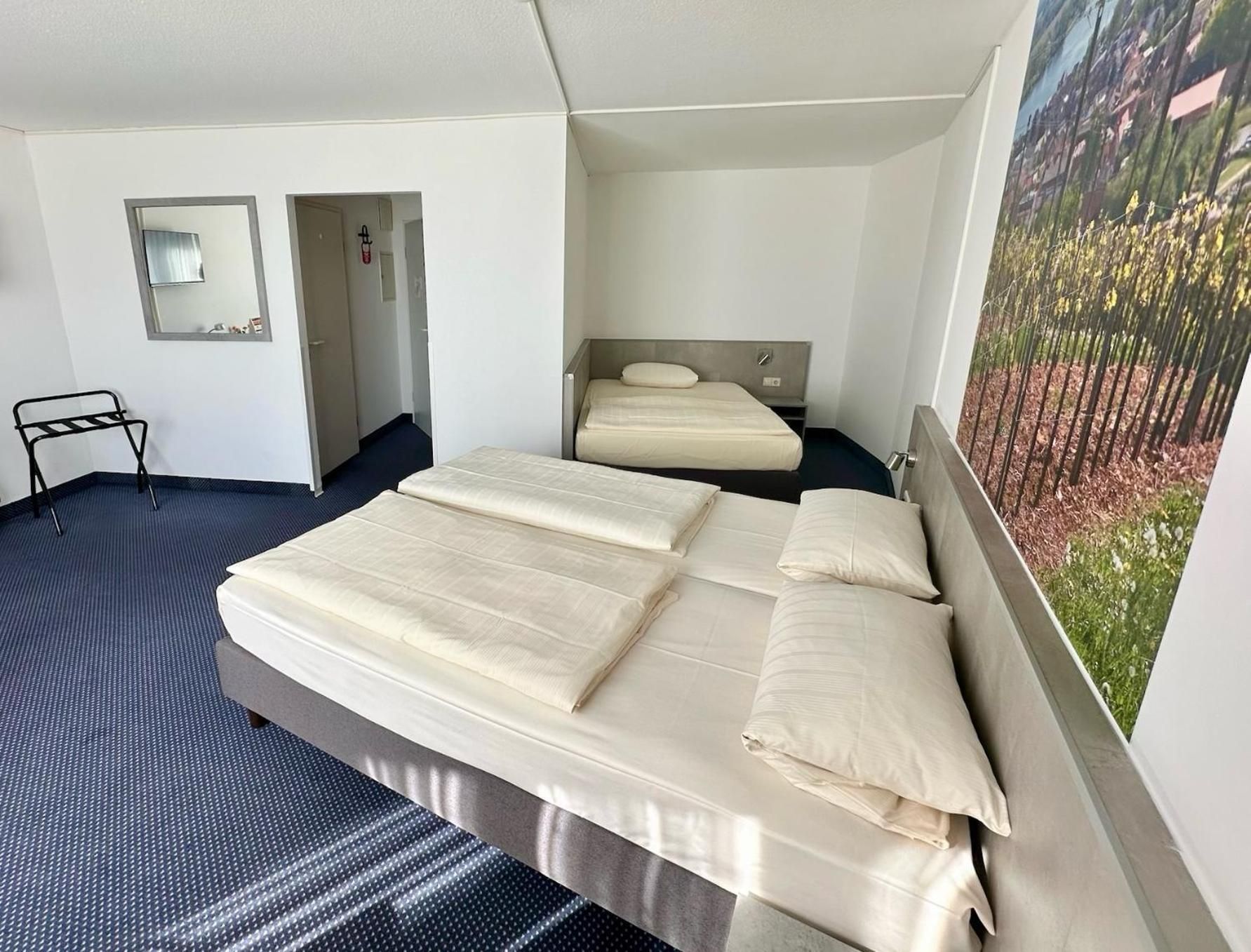 Comfort Triple Room