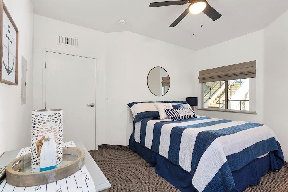 204 - Whales Inn