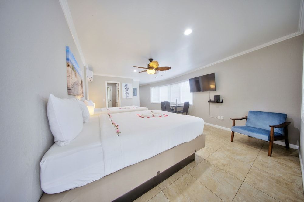 Surf & Sand Hotel Deluxe Double Room 4