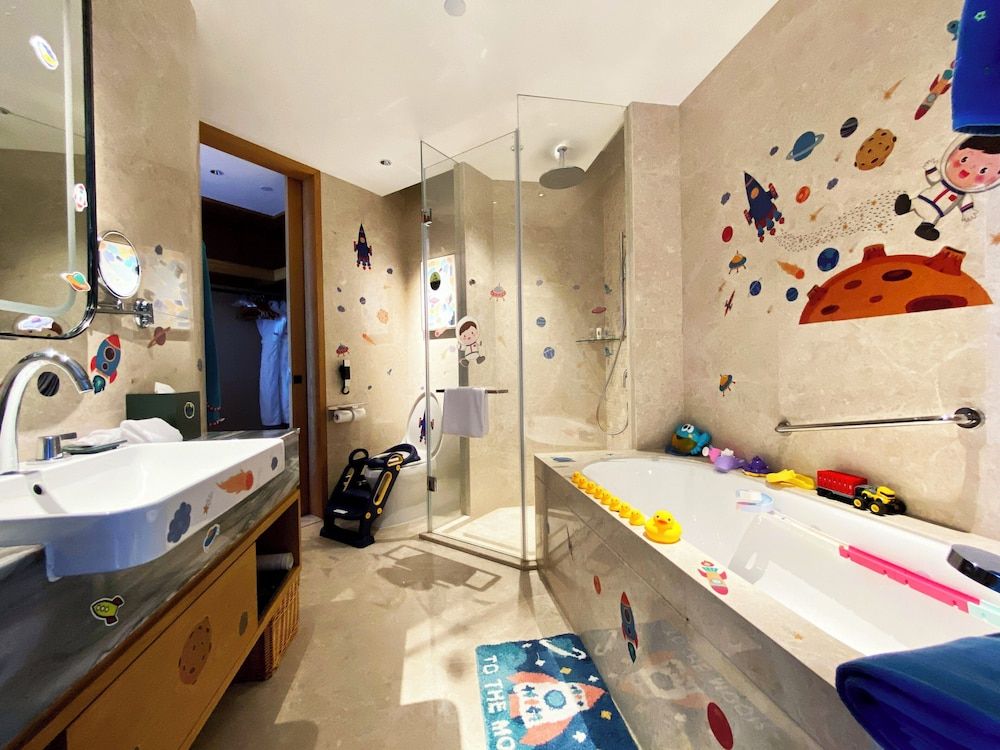 1 King and 1 Bunk Bed Premium Pool View
