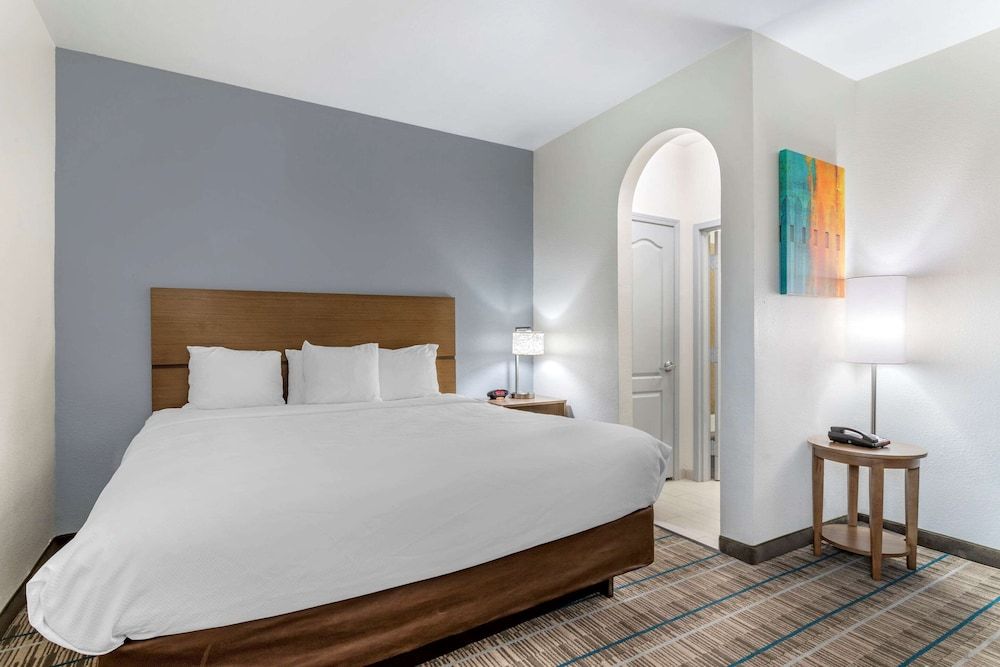 MainStay Suites Port Arthur - Beaumont South Room, Multiple Beds, Accessible, Non Smoking (Efficiency) 5