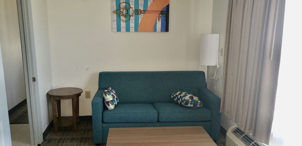 MainStay Suites Port Arthur - Beaumont South Suite, 1 King Bed with Sofa bed, Non Smoking (Efficiency) 6