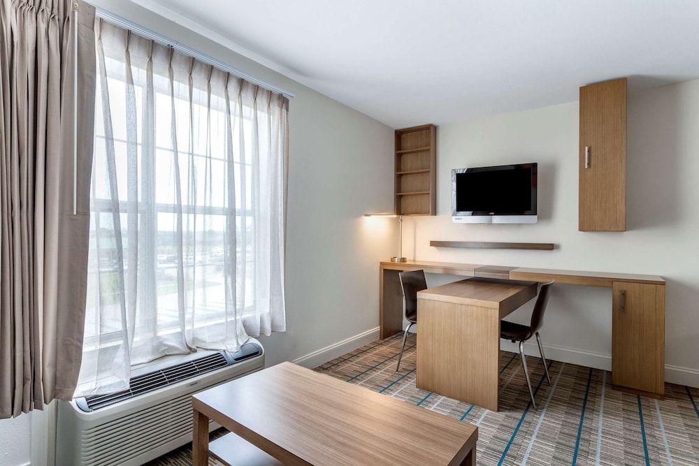 MainStay Suites Port Arthur - Beaumont South Suite, 1 King Bed with Sofa bed, Non Smoking (Efficiency) 5