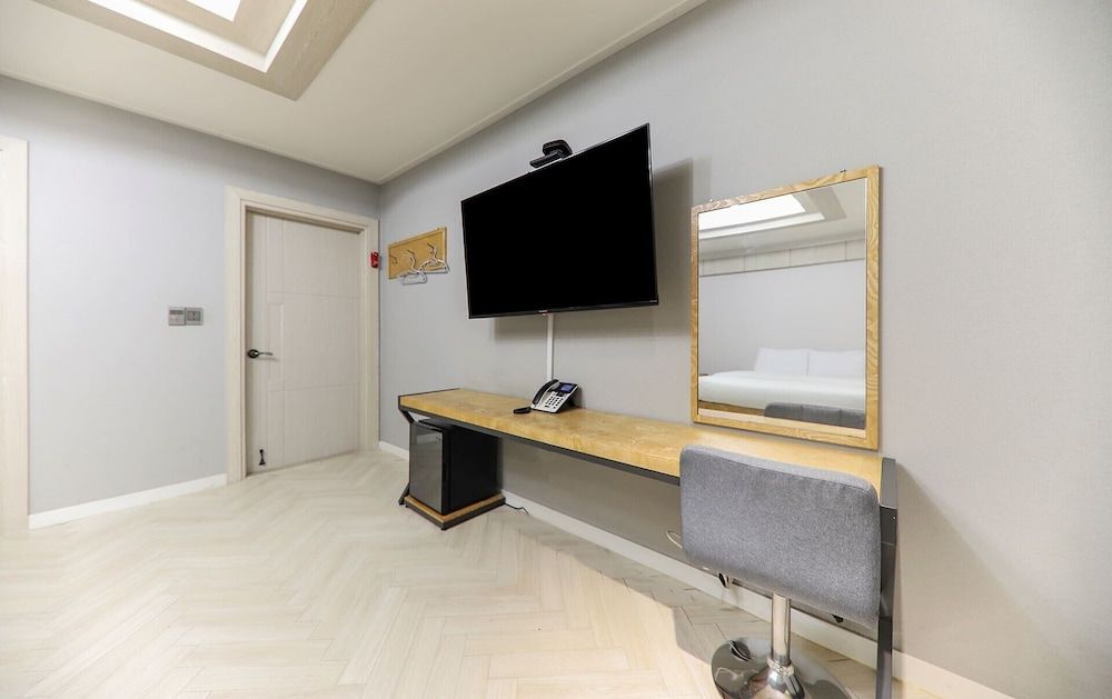 Eco Hotel Deluxe Room, Bathtub 7