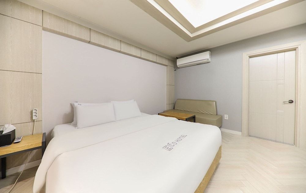 Eco Hotel Deluxe Room, Bathtub