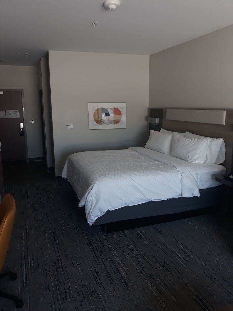 Standard Room, 1 King Bed, Accessible (Communications)
