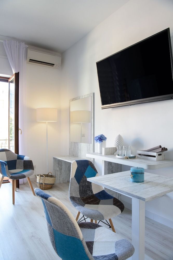 undefined Les Suites des Tout le Monde 3