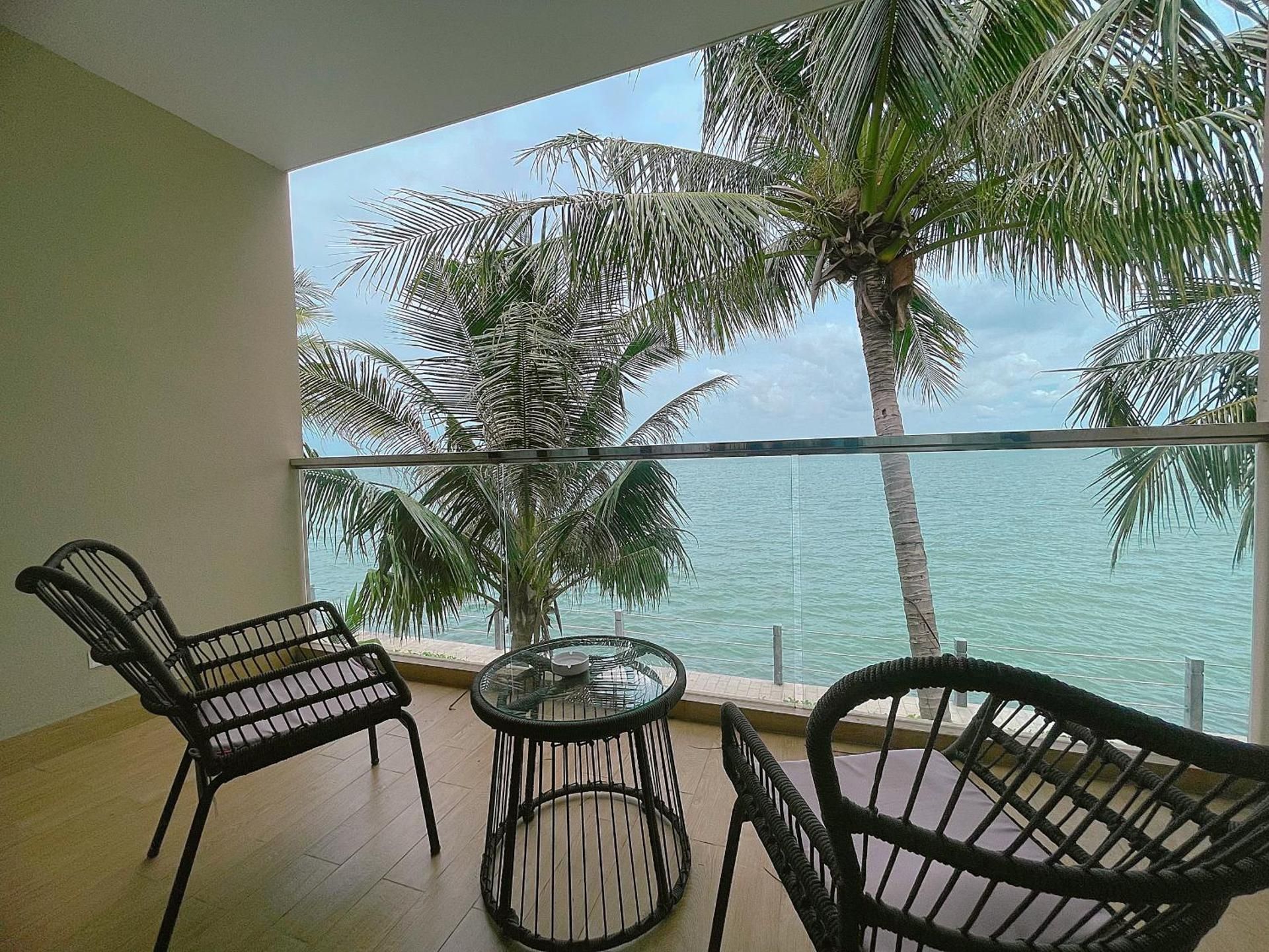 Marina Bay Vung Tau Resort & Spa Premier Ocean View King Room 2