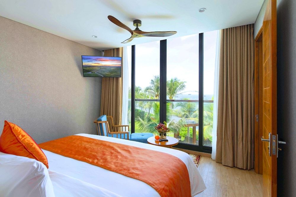 Marina Bay Vung Tau Resort & Spa Princess Suite, Ocean View