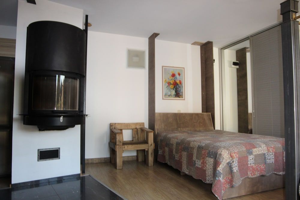 Exclusive Studio Suite, Multiple Beds, Garden View (Sofia)