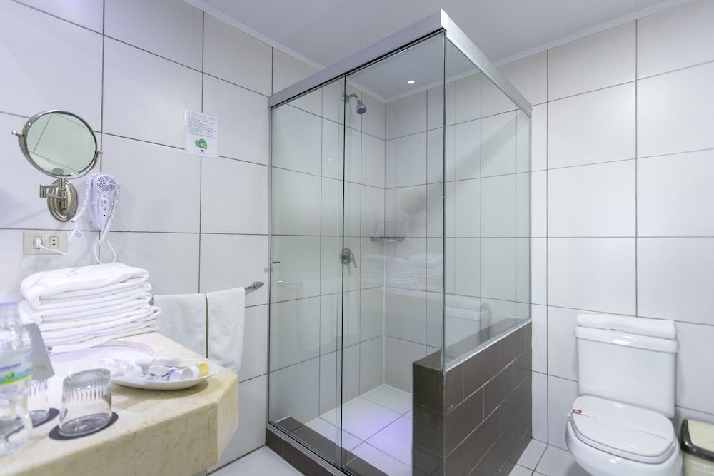 Gran Hotel Cochabamba Family Apartment, 1 King Bed 2