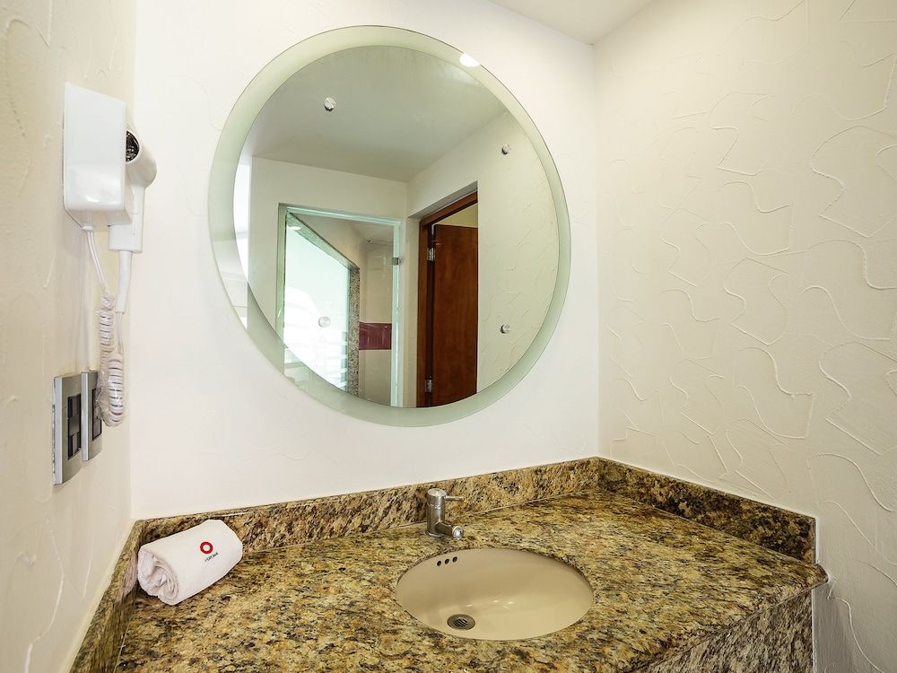 Hotel Verona Premier Room, 1 King Bed 10