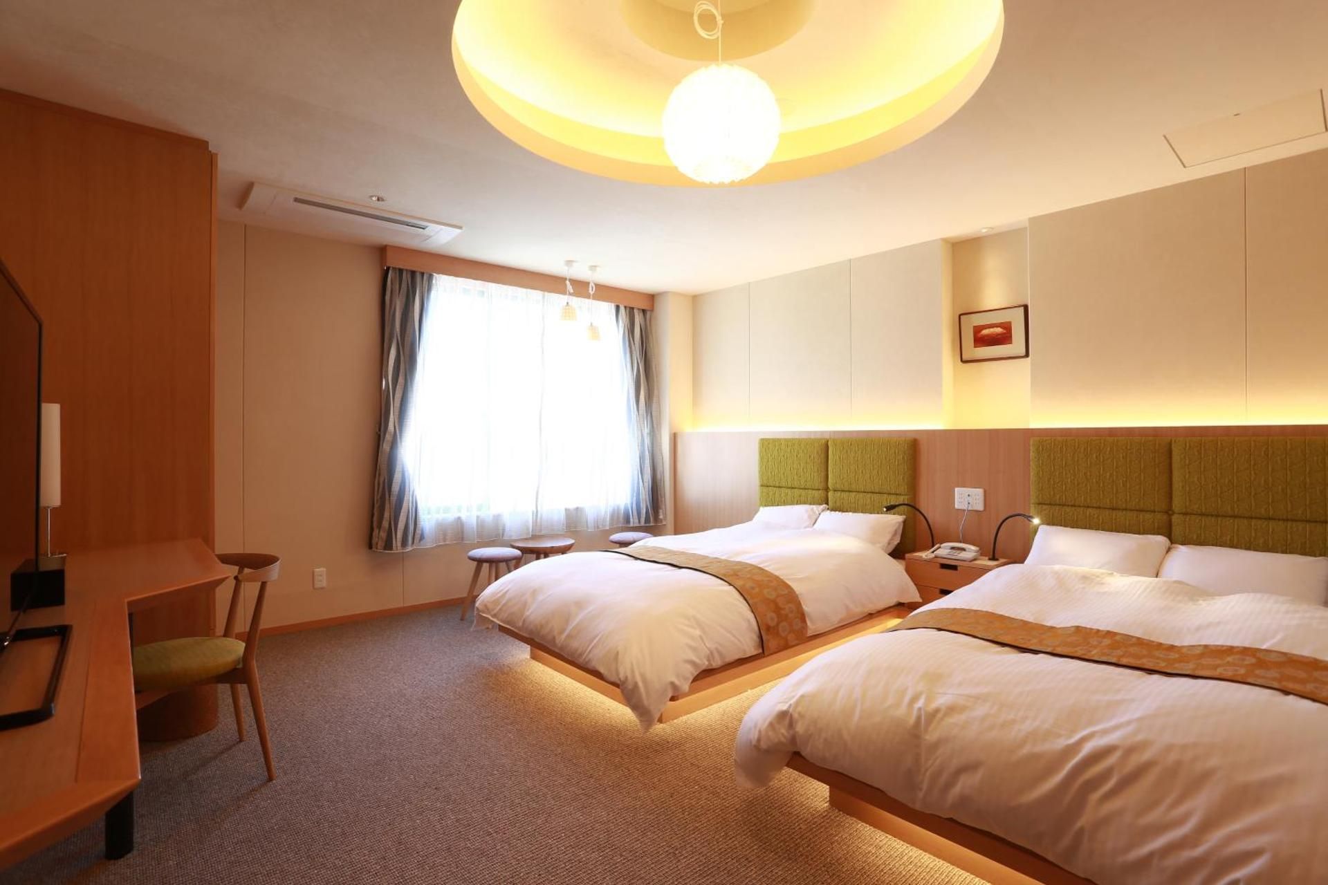 Junior Suite - Top Floor - Non-Smoking