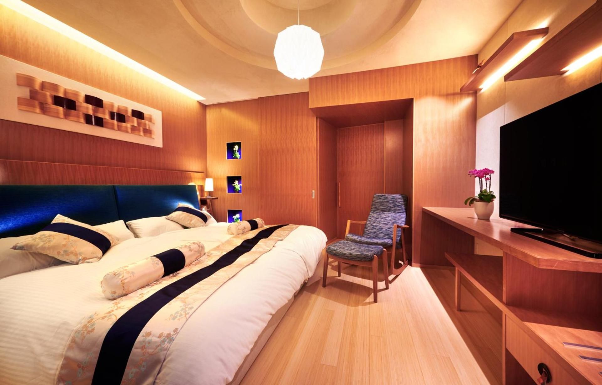 Premium Junior Suite - Non-Smoking