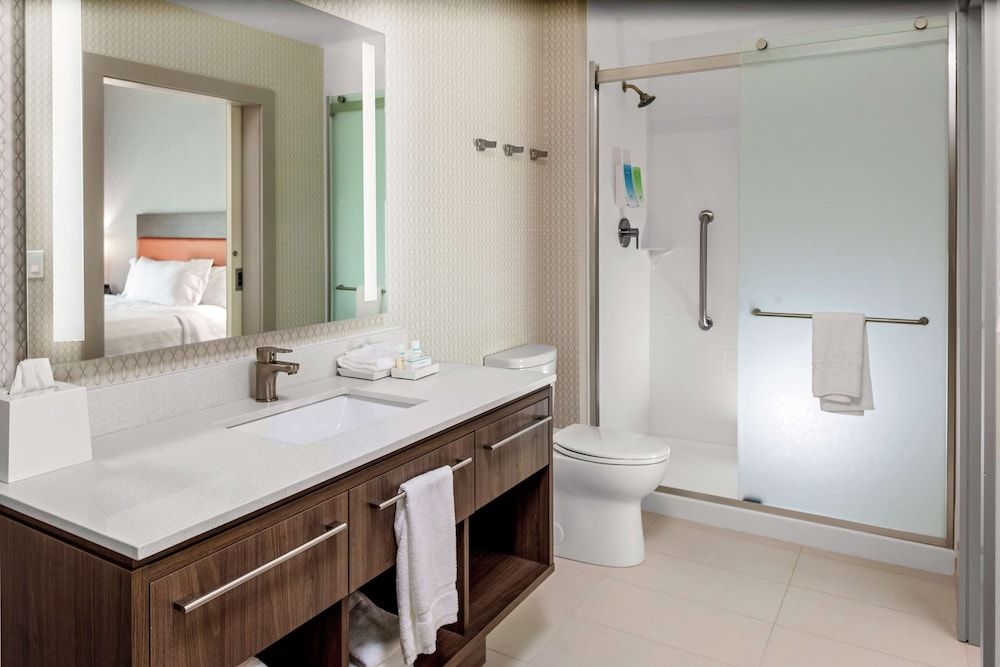 Studio, 2 Queen Beds, Accessible, Bathtub