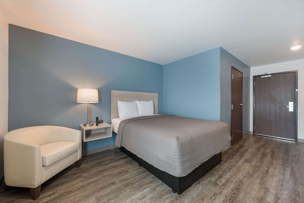 Queen Suite