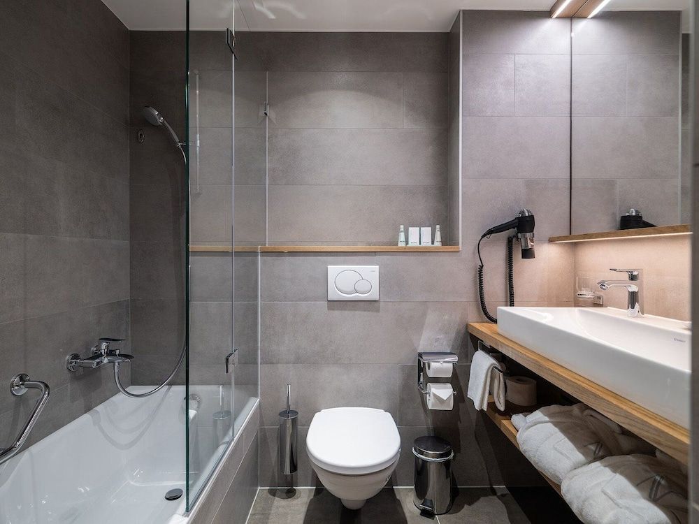 National Zermatt – Matterhorn Views, Sunnegga Gateway & SPA Deluxe Double Room with Matterhorn View 5