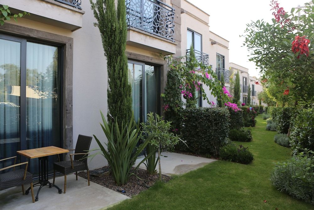 undefined Sandora Boutique Hotel 10