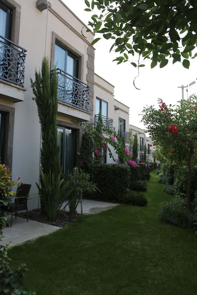 undefined Sandora Boutique Hotel 9