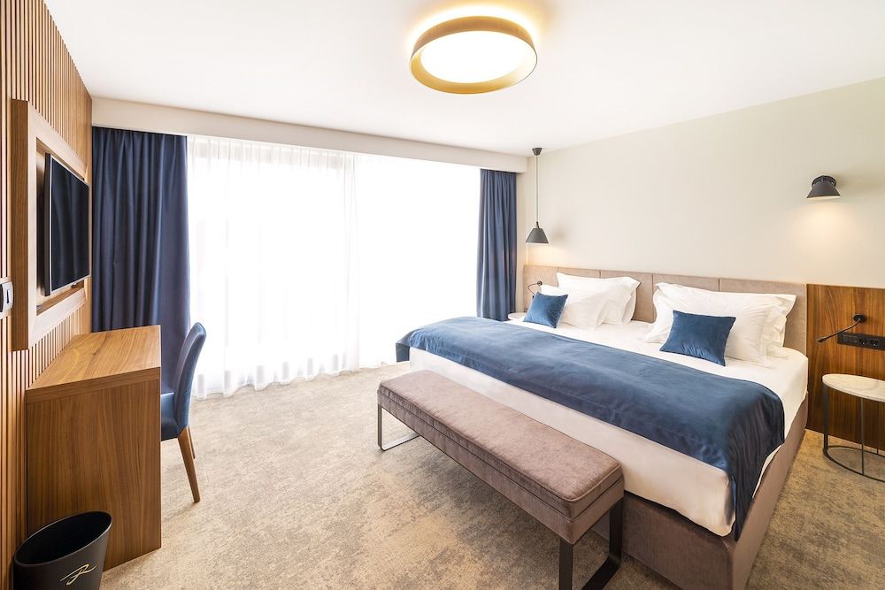 Luxury Suite, Balcony, Sea View