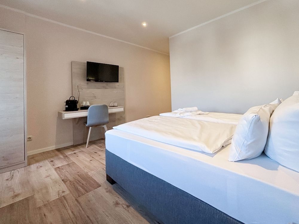 DORMERO Hotel Wilhelmshaven Comfort Double Room 2
